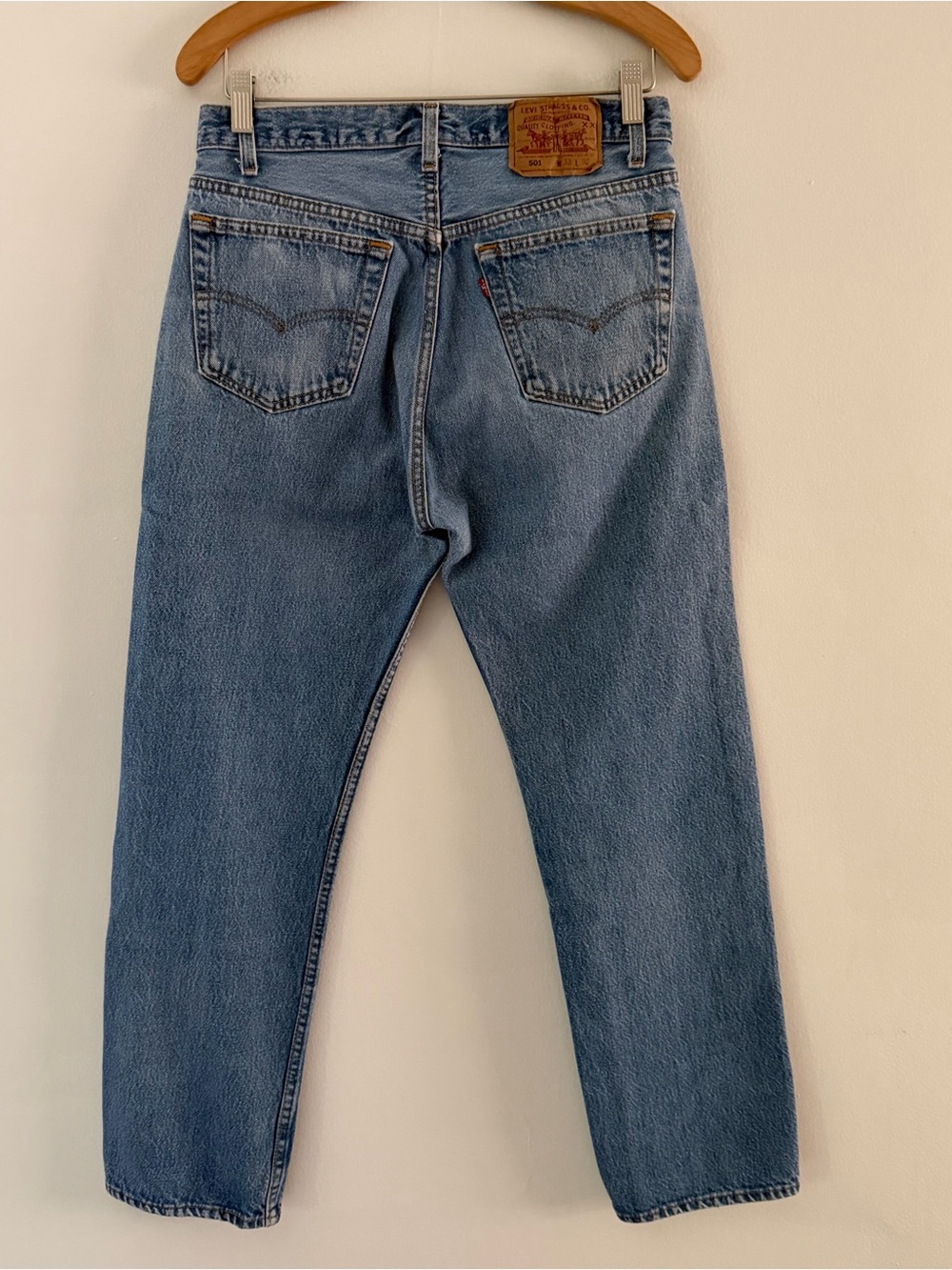 Levi’s 501 Jeans Blue Denim Straight Leg Button Fly Size 33 X 30 Classic